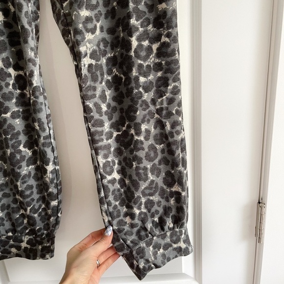 Zenana French Terry Leopard Print Joggers - M - Picture 5 of 5